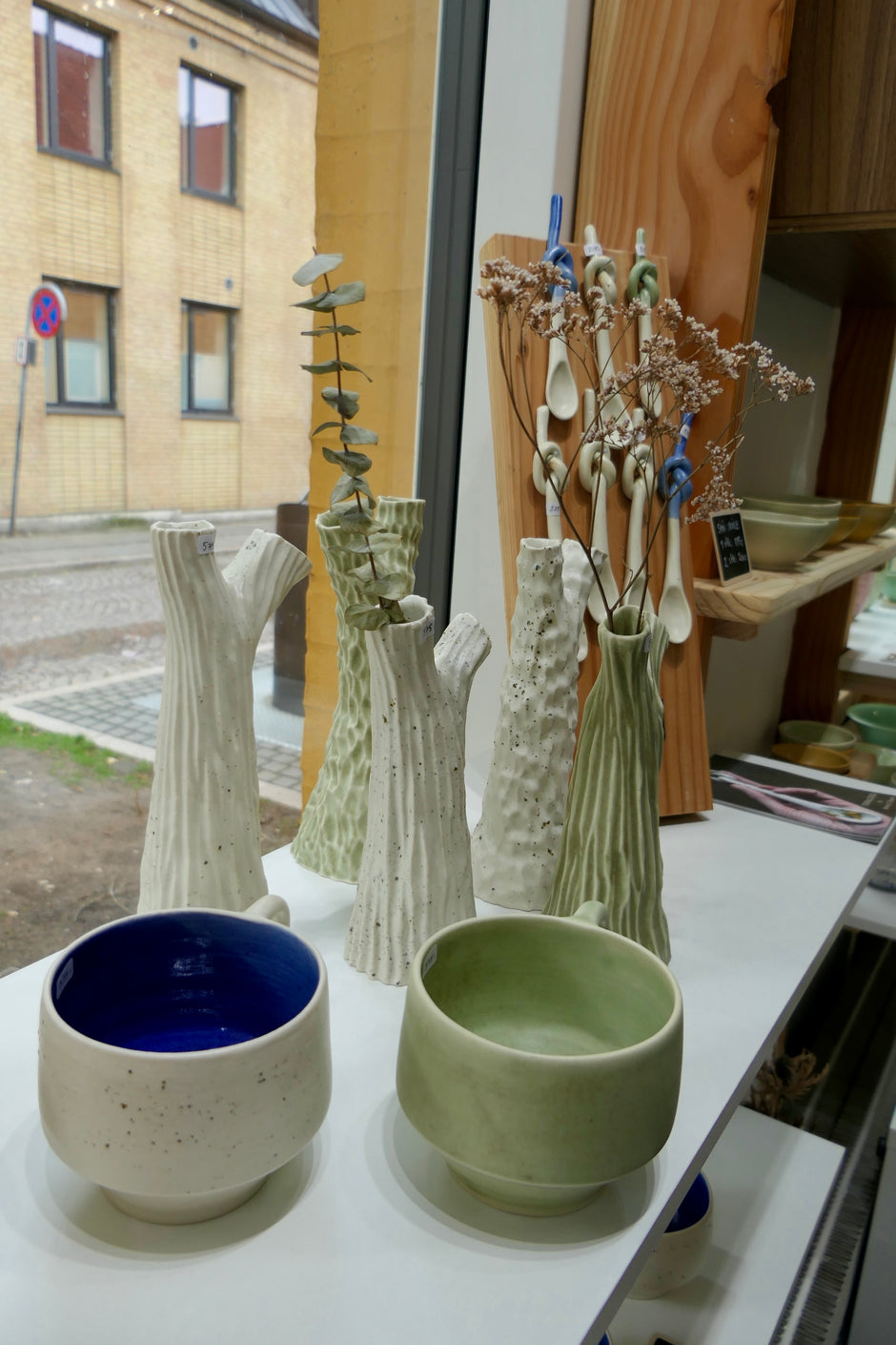 Earthy cups with handle