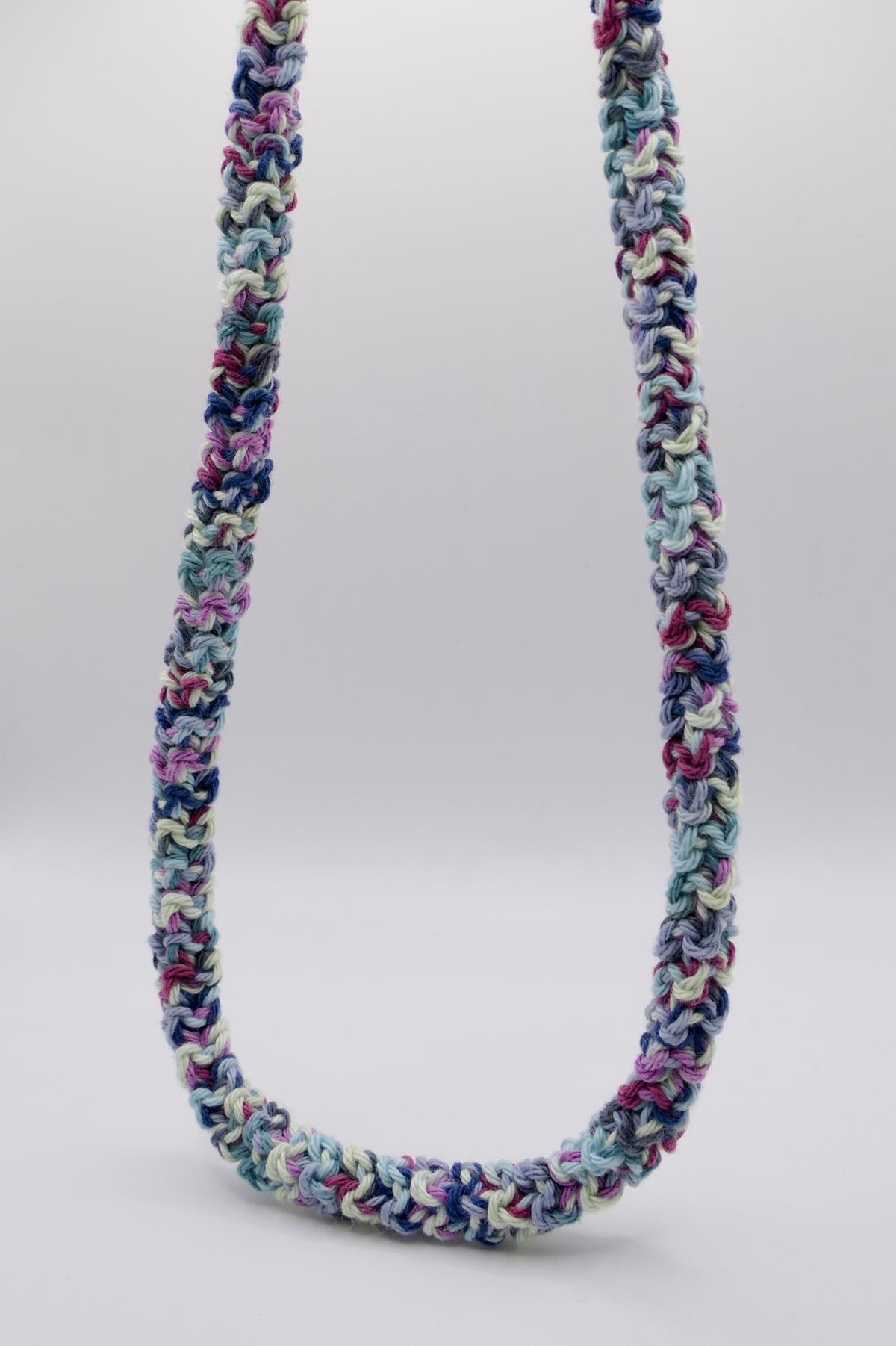 Round crocheted necklace