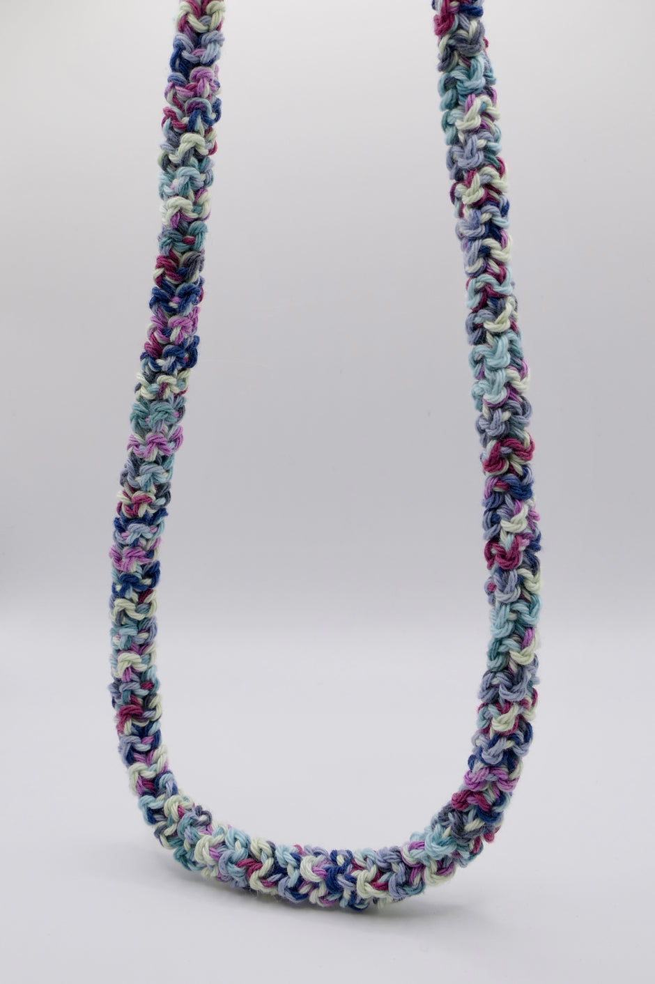 Round crocheted necklace