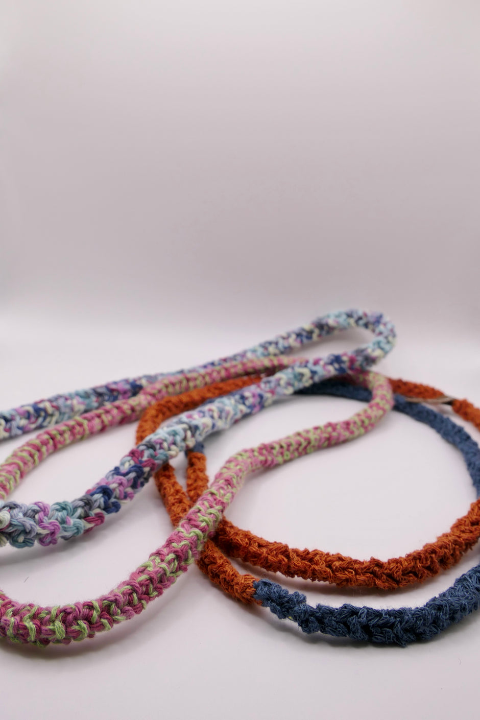 Round crocheted necklace