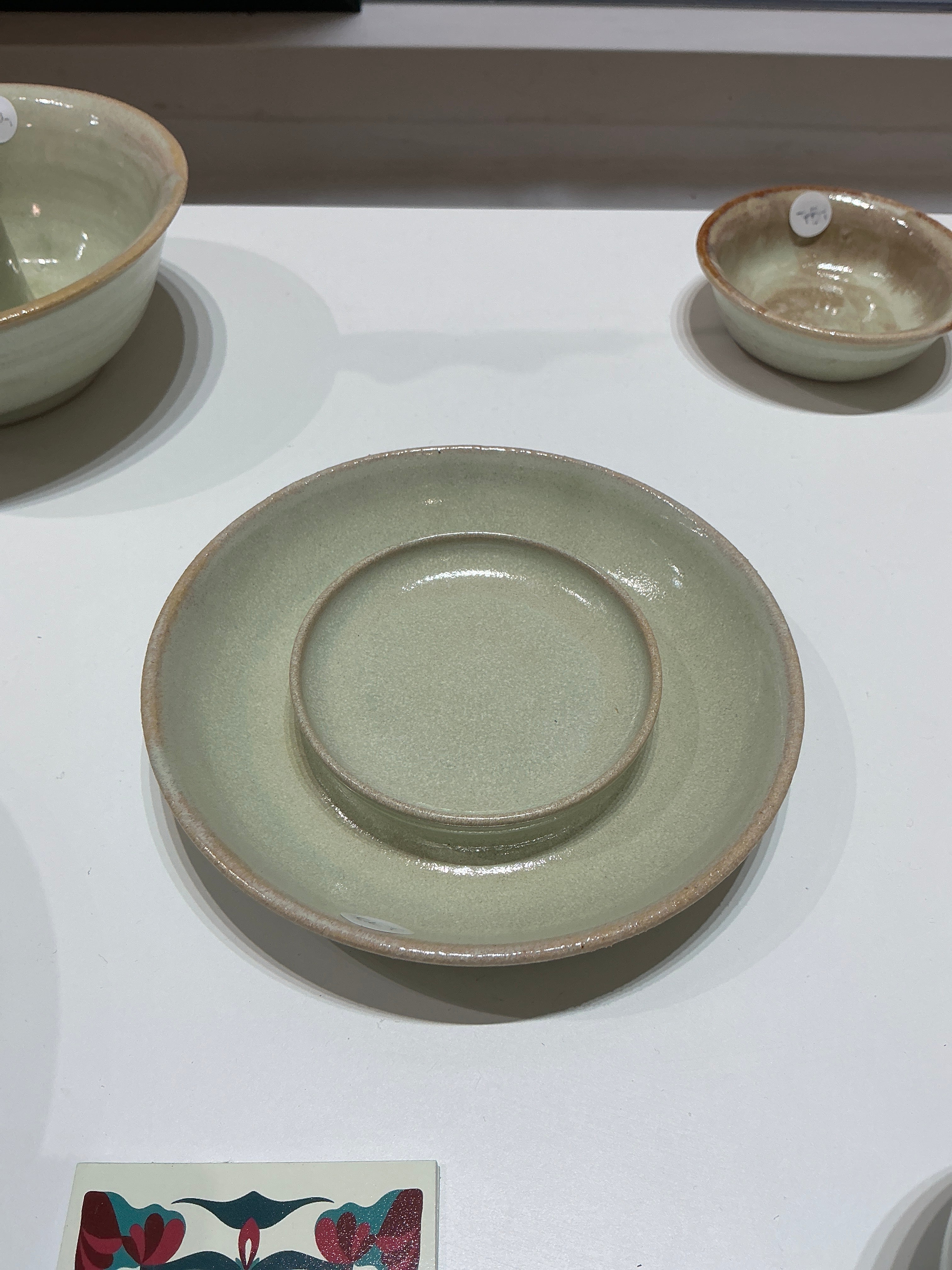 Flat candle holder