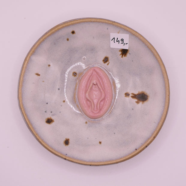 Vulva | Plate