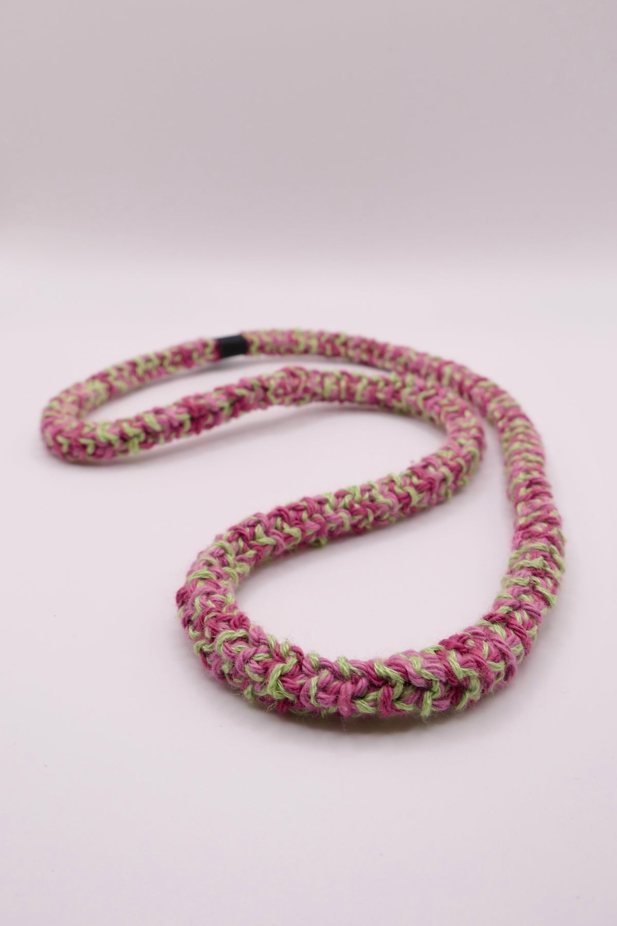 Round crocheted necklace
