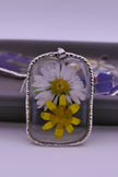 White daisies pendants