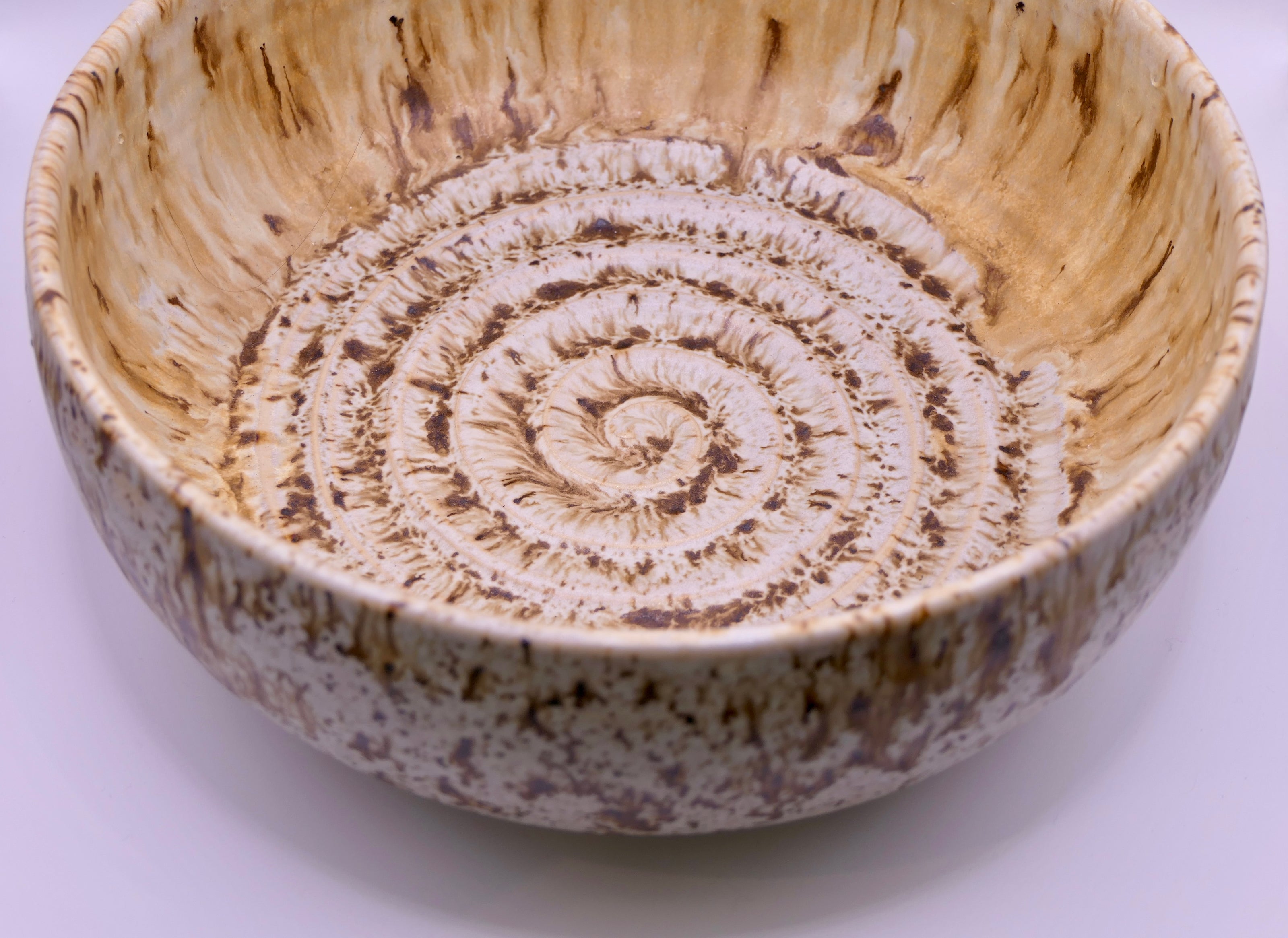 Spiral bowl