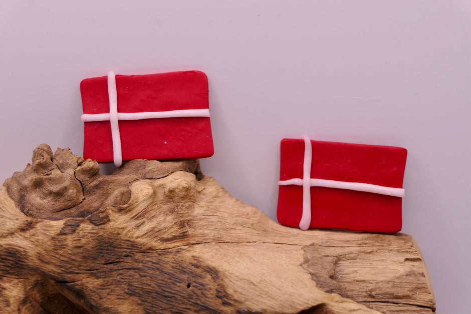 Flag magnets