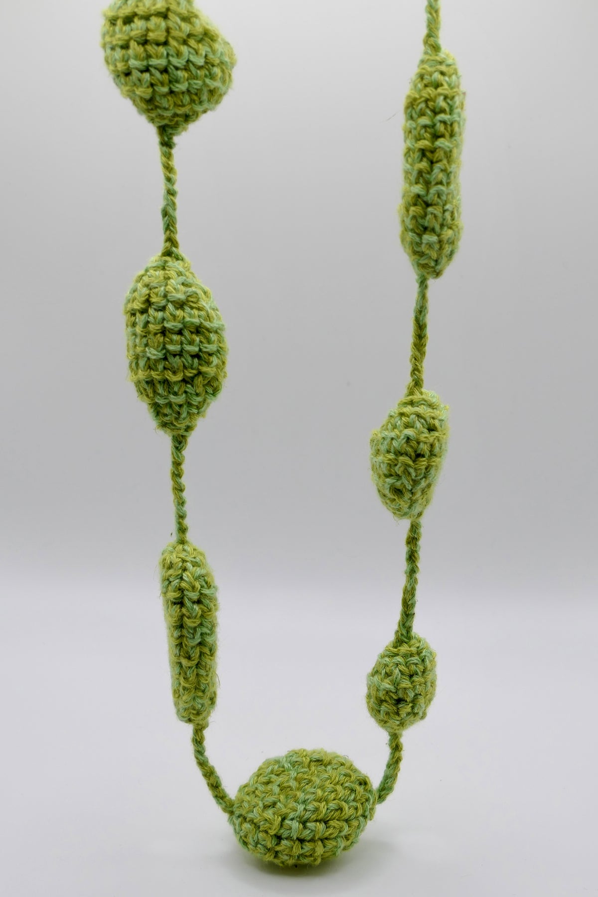 Bicolor crocheted necklace II