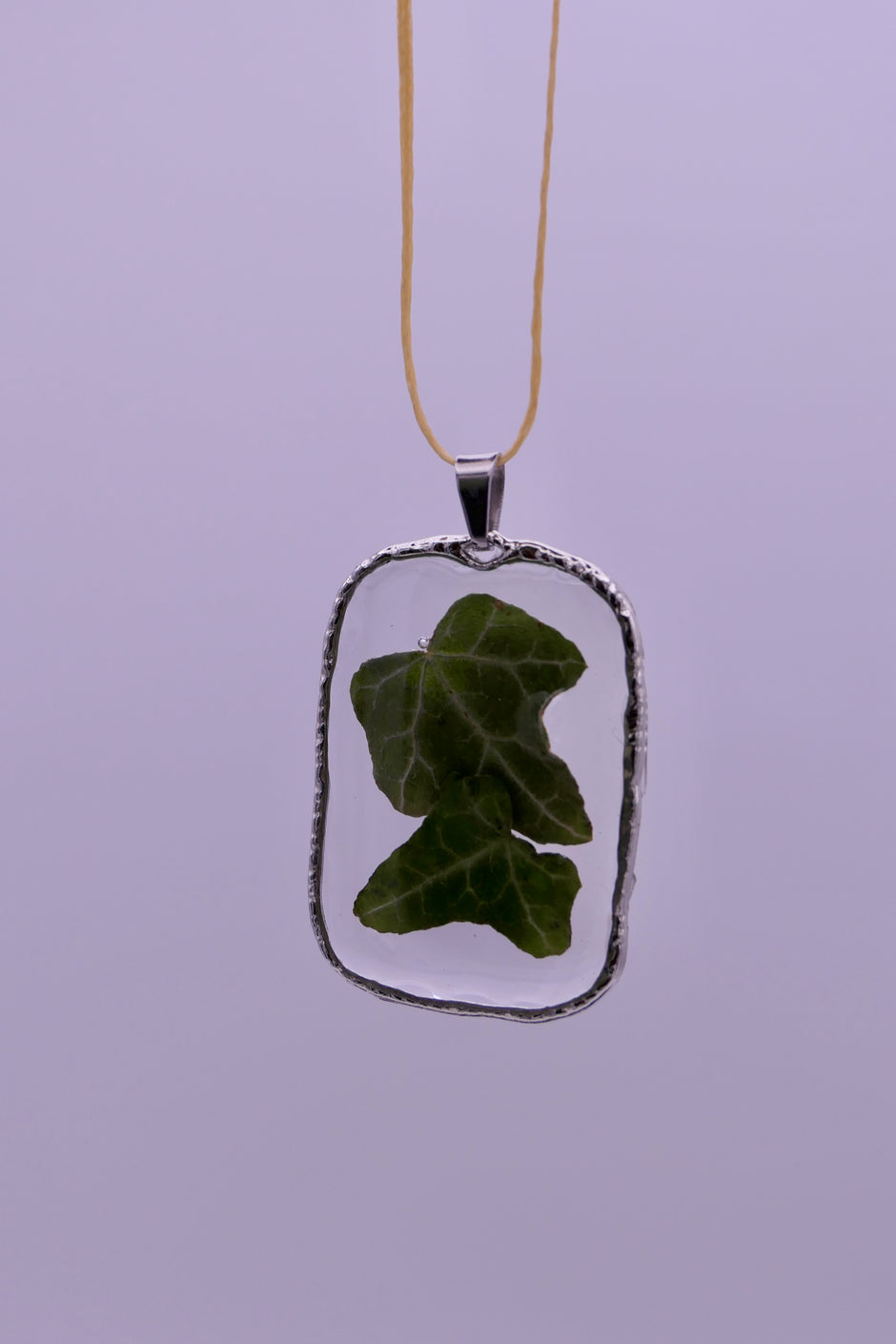 Lucky leaf pendant