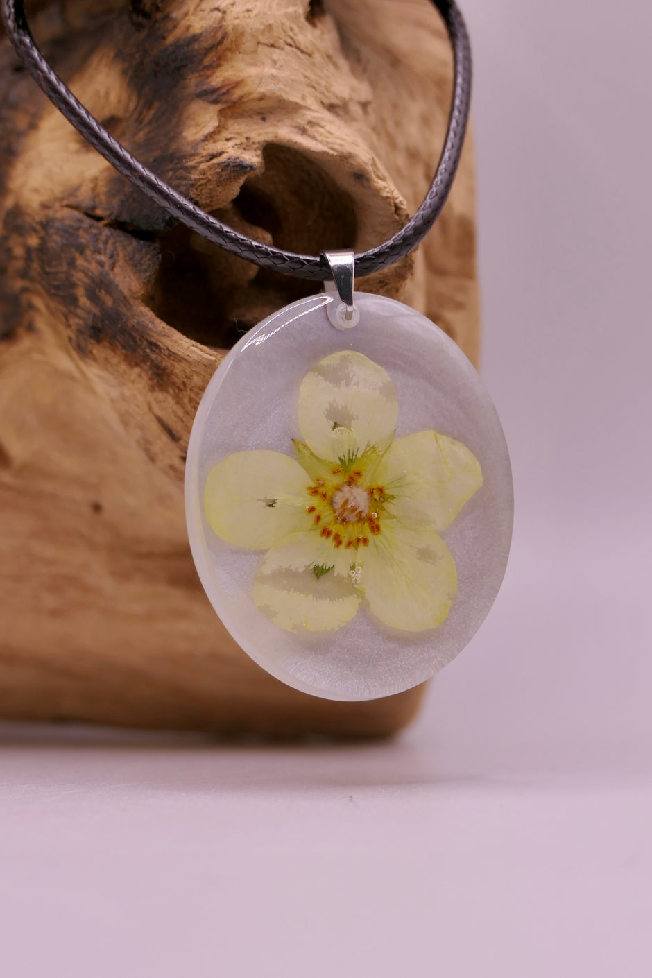 Buttercup flower | Pendant