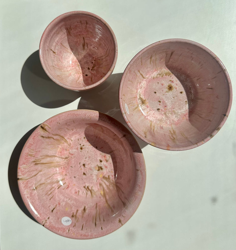 Pink standing bowl