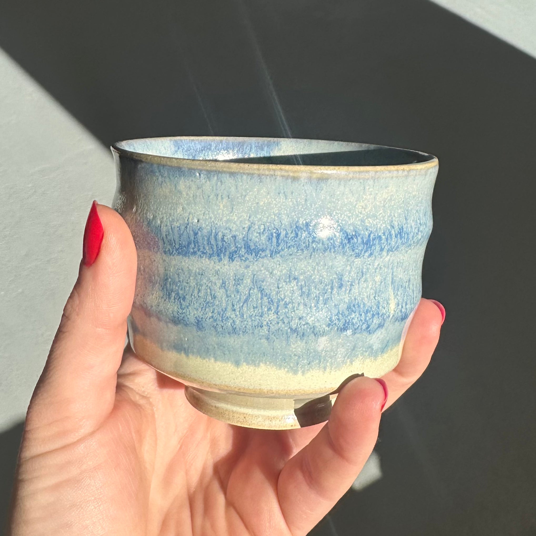 Wavy cup