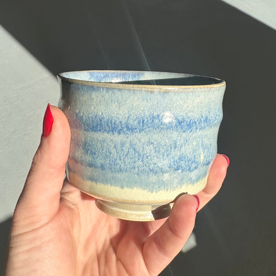 Wavy cup
