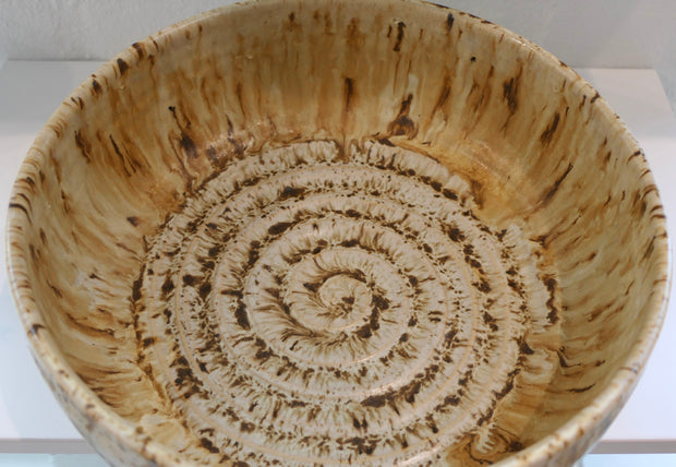 Spiral bowl