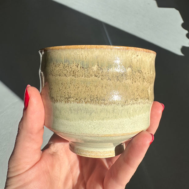 Wavy cup