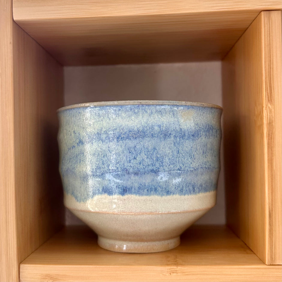 Wavy cup