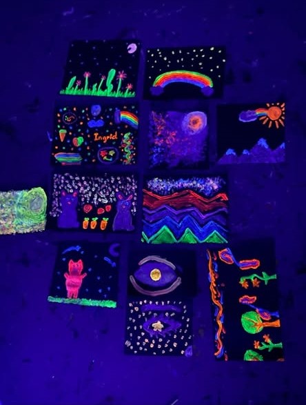 Sip and Paint in the Dark | July 4th 16.00-18.00